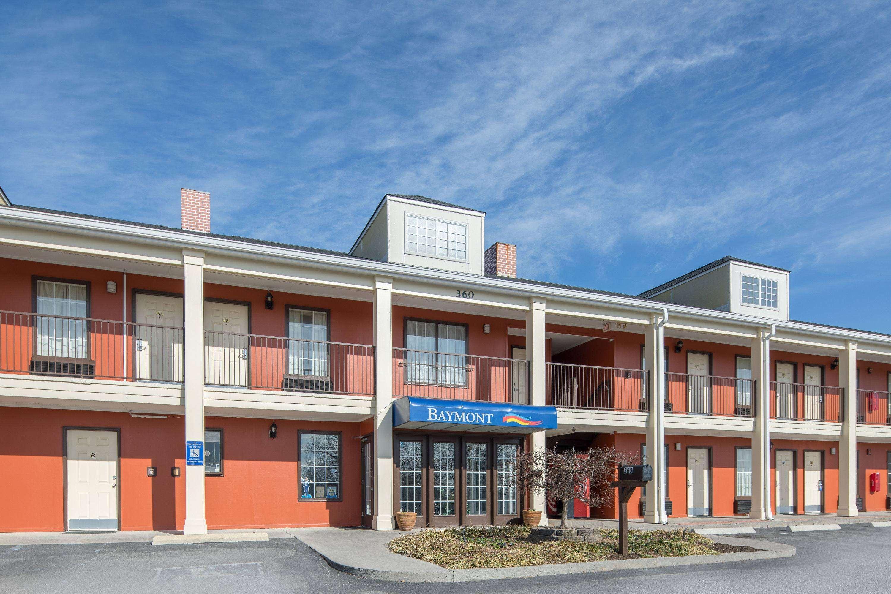 Baymont By Wyndham Cleveland Motel Exterior photo